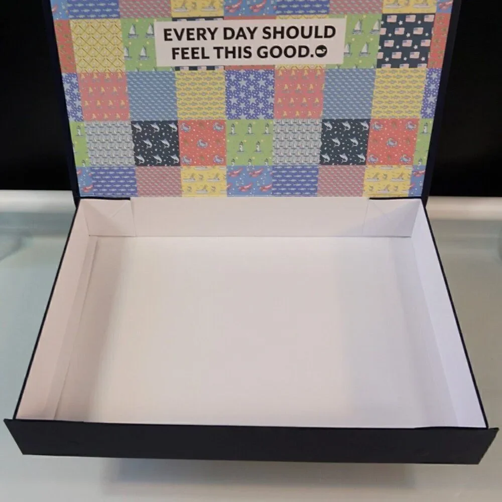 VINEYARD VINES Empty Box Magnetic Closure 15 1/4 x 11 .25 x 2.5 inch Gift Box